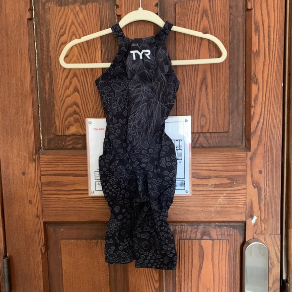 tyr avictor womens